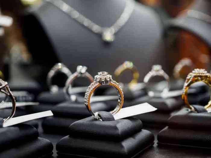 Engagement rings under 1000 glamour affordable pink topaz diamond sapphires sparkling facebook Affordable Diamond Engagement Rings with Maximum Sparkle