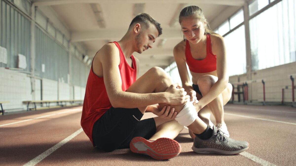 How to Prevent Common Workout Injuries:  Unlocking the Secrets to a Safe and Effective Fitness Journey